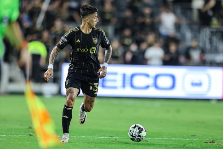 Cristian Oliver vắng mặt vì chấn thương
