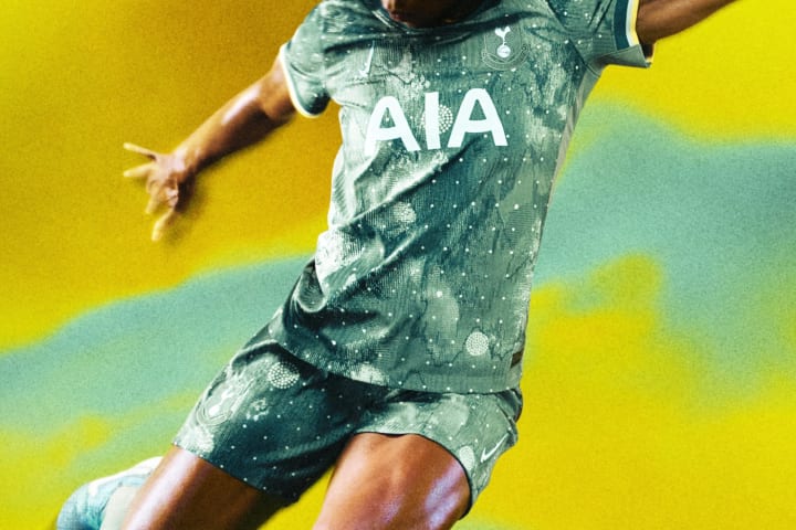 Áo đấu thứ ba của Tottenham 2024/25