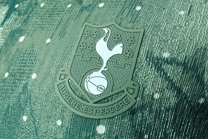 Áo đấu thứ ba của Tottenham 2024/25