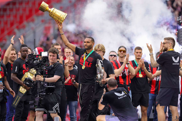Bữa tiệc vô địch Bayer 04 Leverkusen