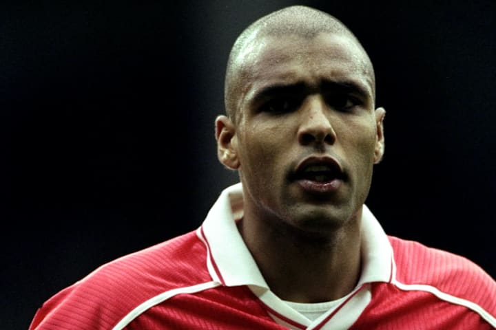 Pierre Van Hooijdonk của Rừng Nottingham
