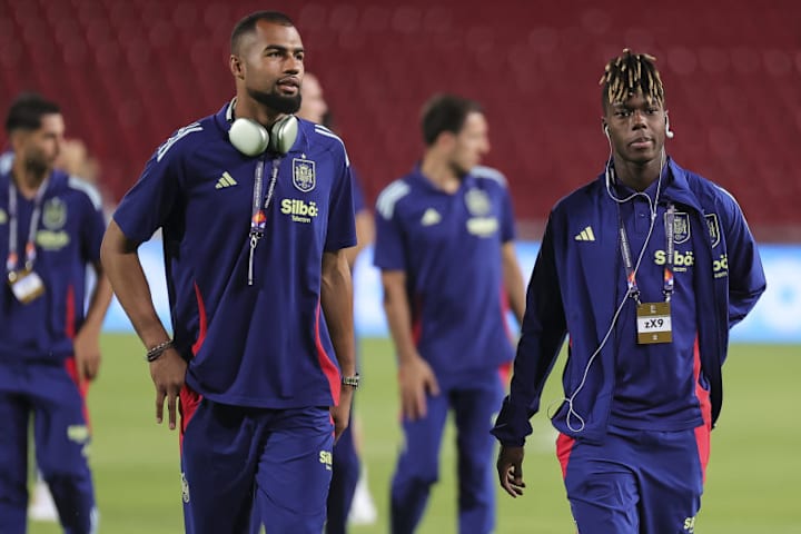 Nico Williams và Robert Sanchez