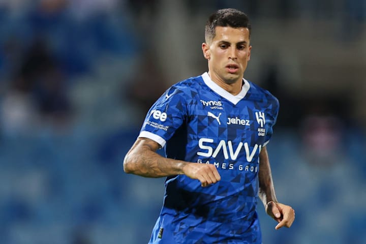 Al Hilal đấu với Al Ittihad: Giải bóng đá chuyên nghiệp Saudi Arabia