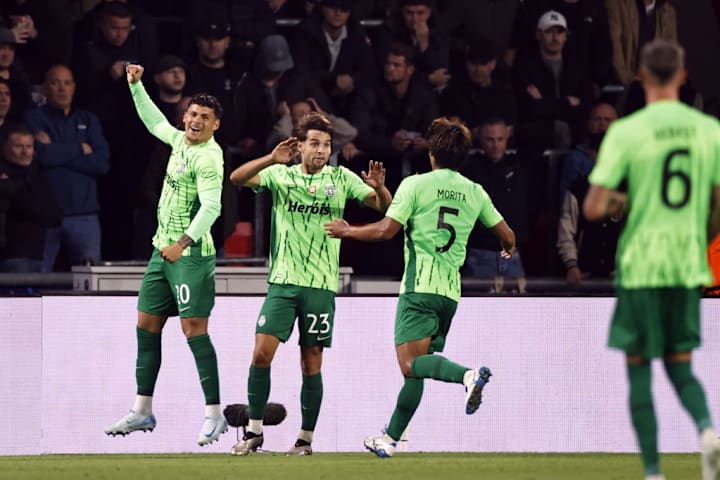 UEFA Champions League 2024/25 Giai đoạn giải đấu MD2PSV Eindhoven v Sporting Clube de Portugal