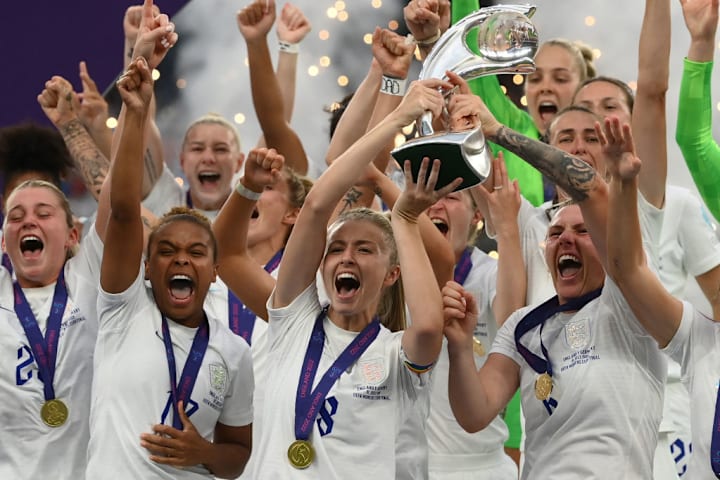 TOPSHOT-FBL-EURO-2022-PHỤ NỮ-GER-ENG