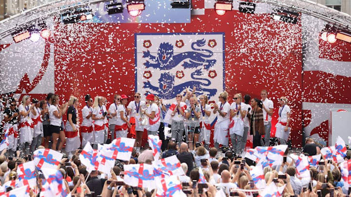 TOPSHOT-FBL-EURO-2022-PHỤ NỮ-ENG-LỄ HỘI