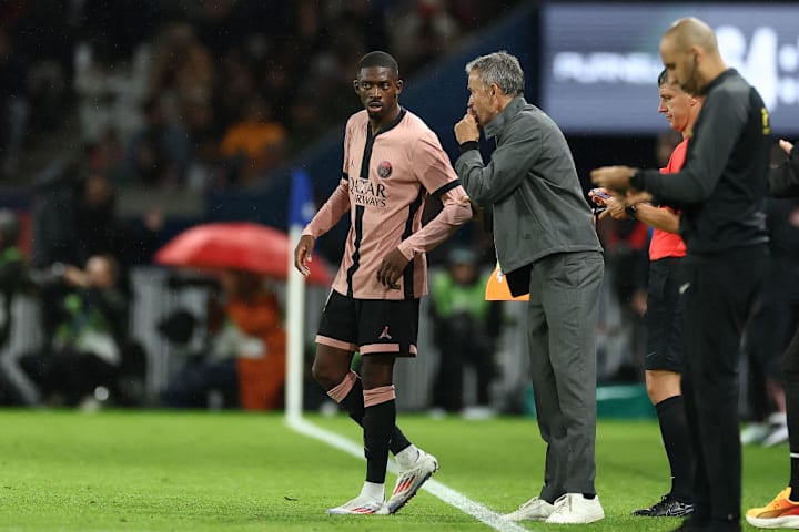 Luis Enrique và Ousmane Dembele tham gia vào cuộc trò chuyện trên đường dây cảm ứng trong PSG's Ligue 1Clash với Rennes