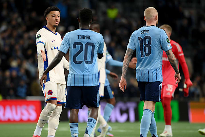 Jadon Sancho, Tokmac Nguen